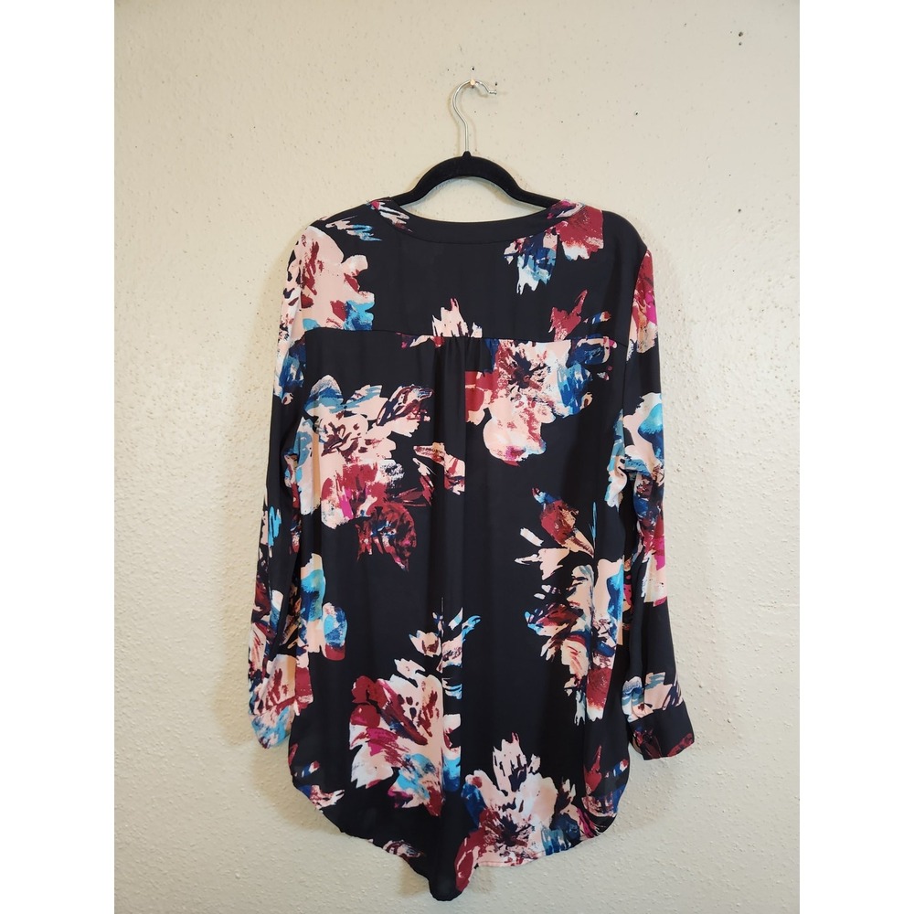 Ava & Viv Womens 1X Black Multicolor Floral Blouse Roll Tab Sleeve V-Neck Top - Picture 2 of 6